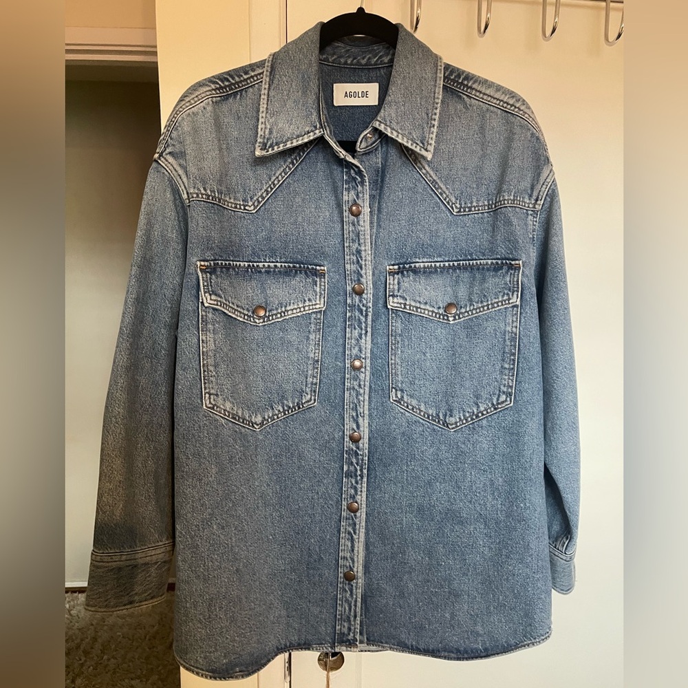 NWOT-AGOLDE Size Small Western style denim jacket with snap buttons